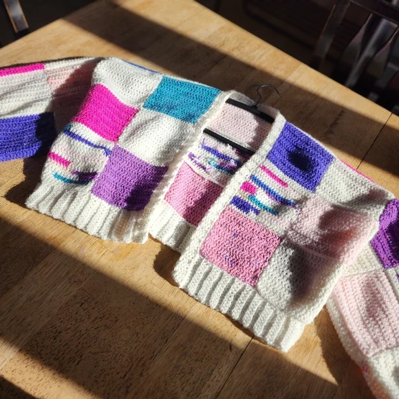 Crochet patchwork cardigan sweater - Picture 4 of 6